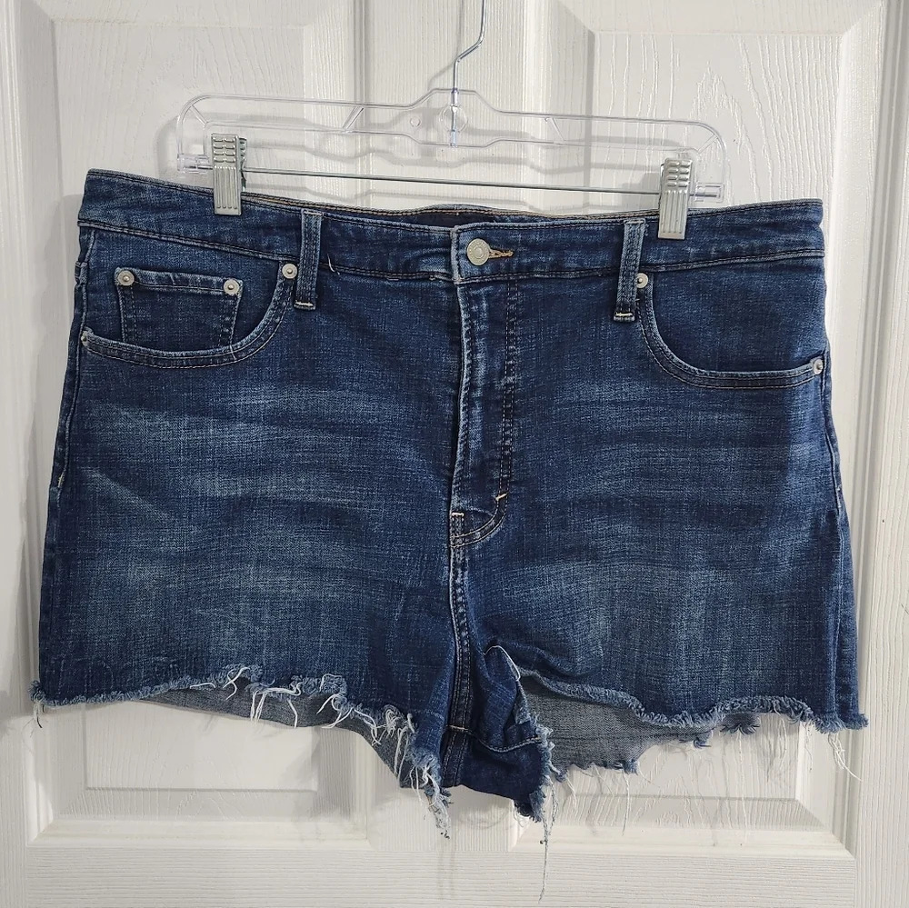 Lucky Brand woman curvy high rise short size 18 raw hem denim cut off summer